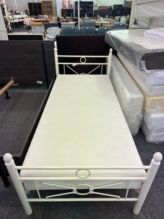 Ledikant Incl. matras 90×200, koudschuim